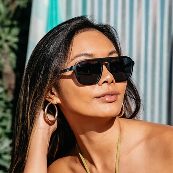 Blenders Jamie O’Brien Matte Black Frame Polarized Smoke Lens Aviator Sunglasses - Picture 3 of 16